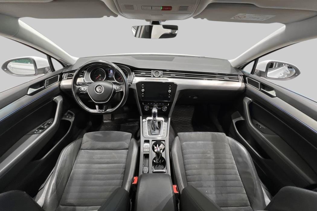 VOLKSWAGEN Passat 2018