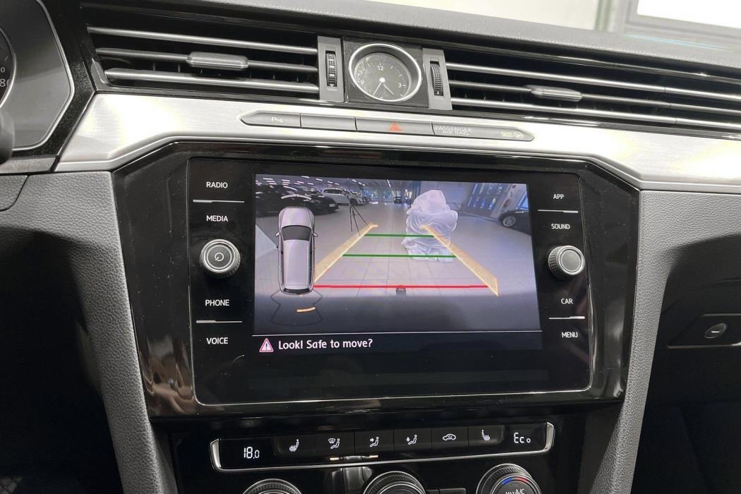 VOLKSWAGEN Passat 2018
