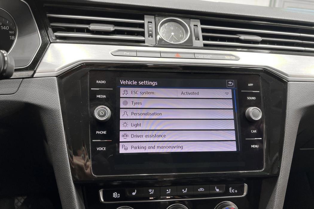 VOLKSWAGEN Passat 2018
