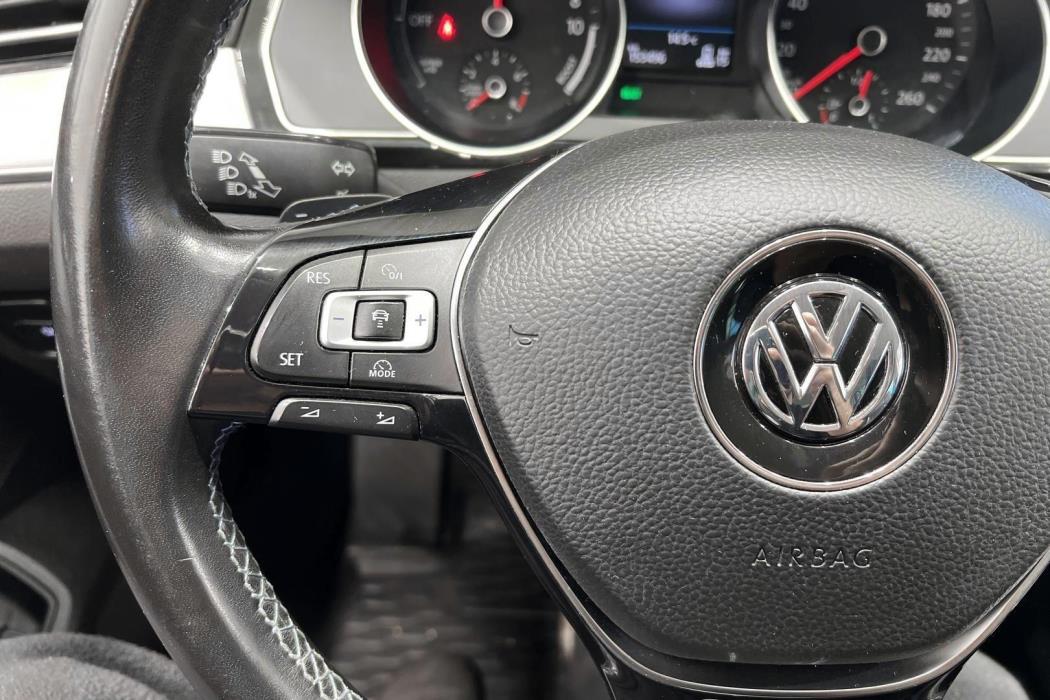 VOLKSWAGEN Passat 2018