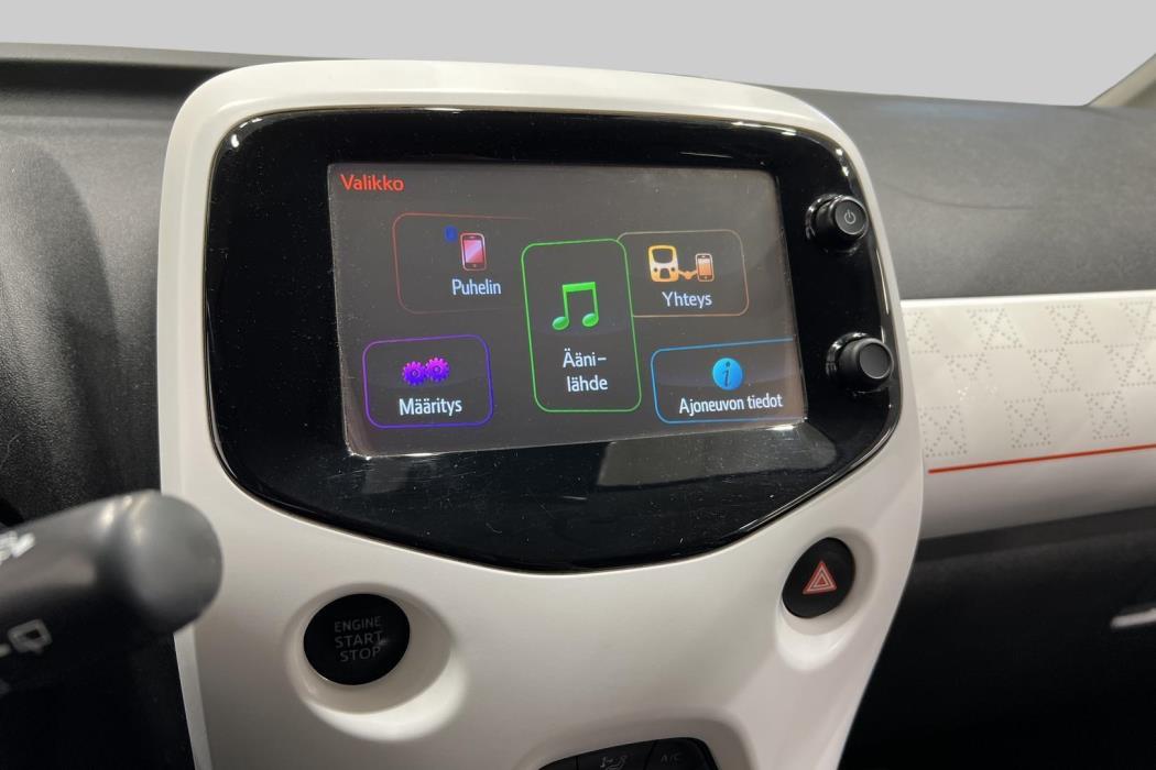PEUGEOT 108 2016