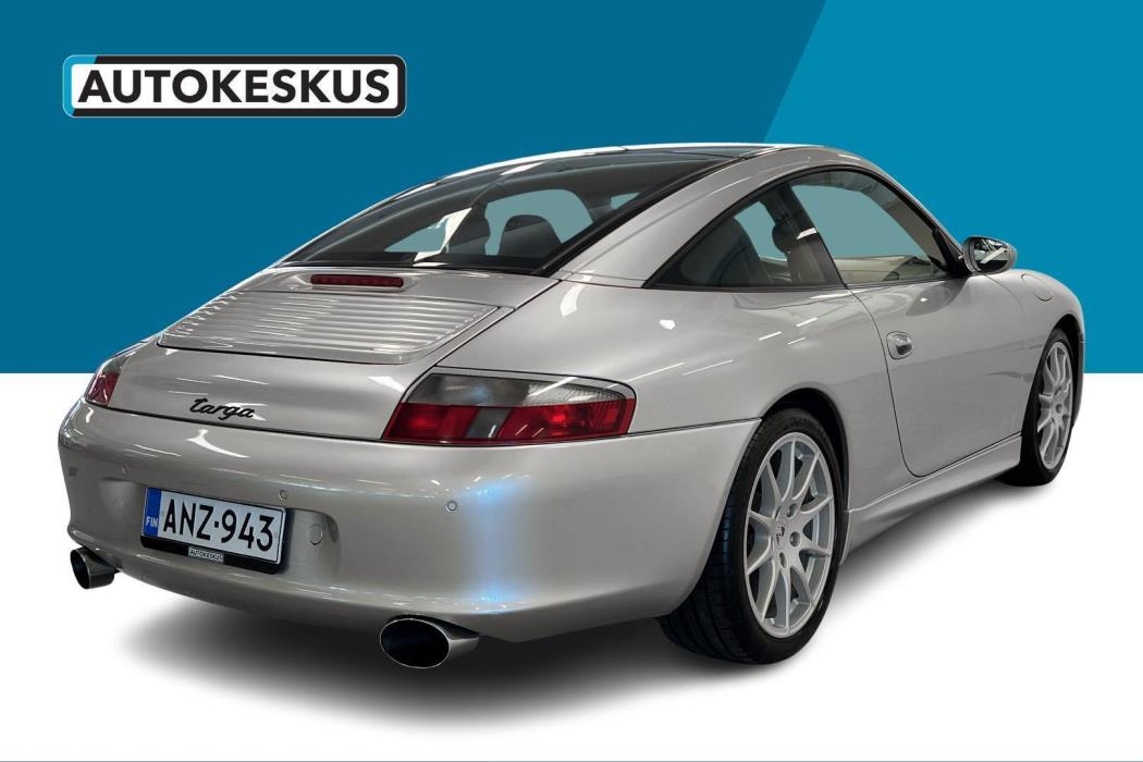 PORSCHE 911 2004
