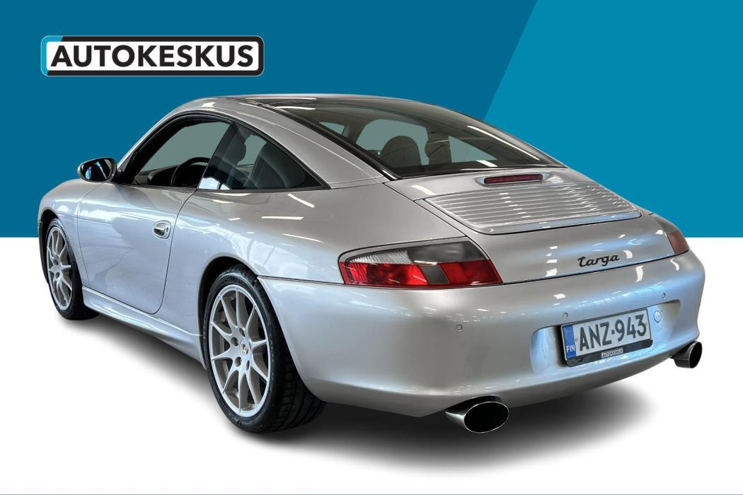 PORSCHE 911 2004