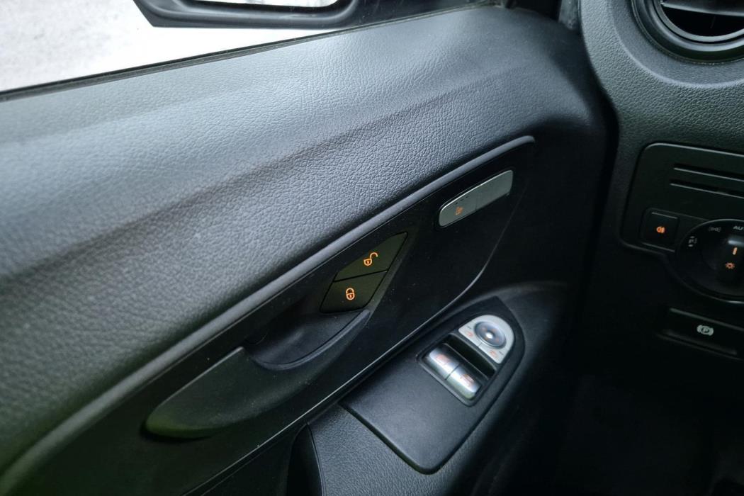 MERCEDES-BENZ Vito 2015