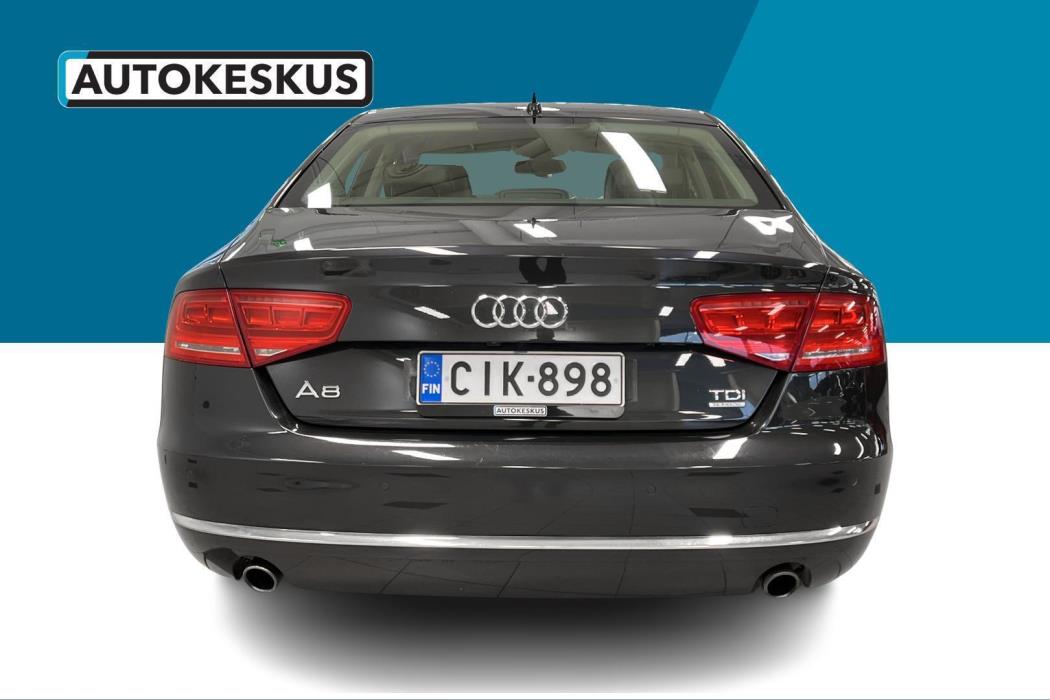 AUDI A8 2011