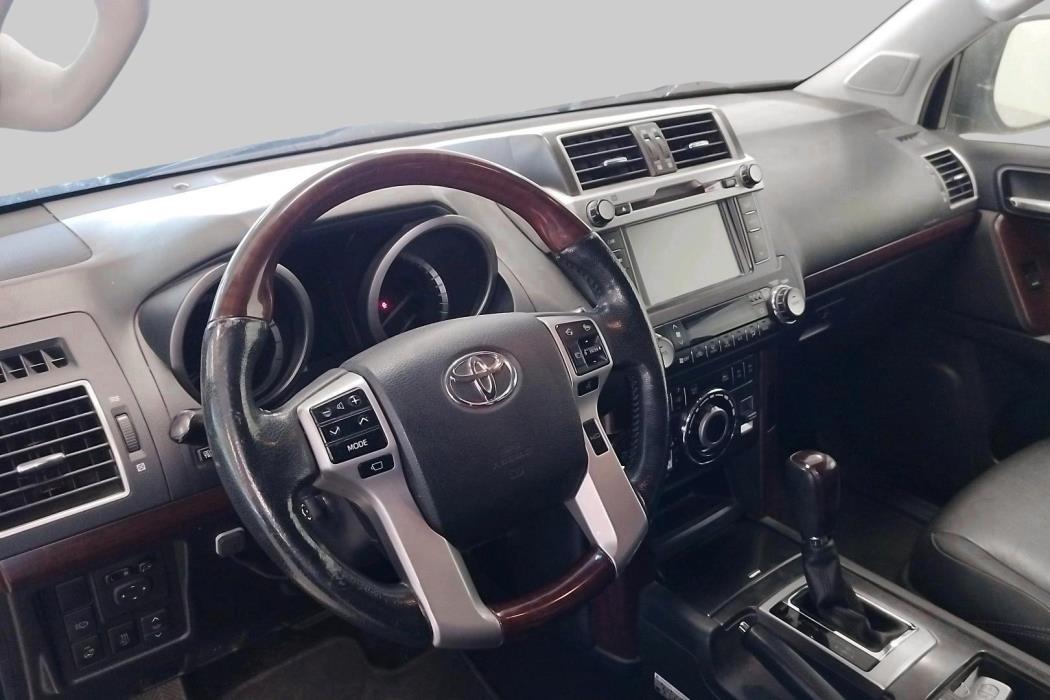 TOYOTA Land Cruiser 2016