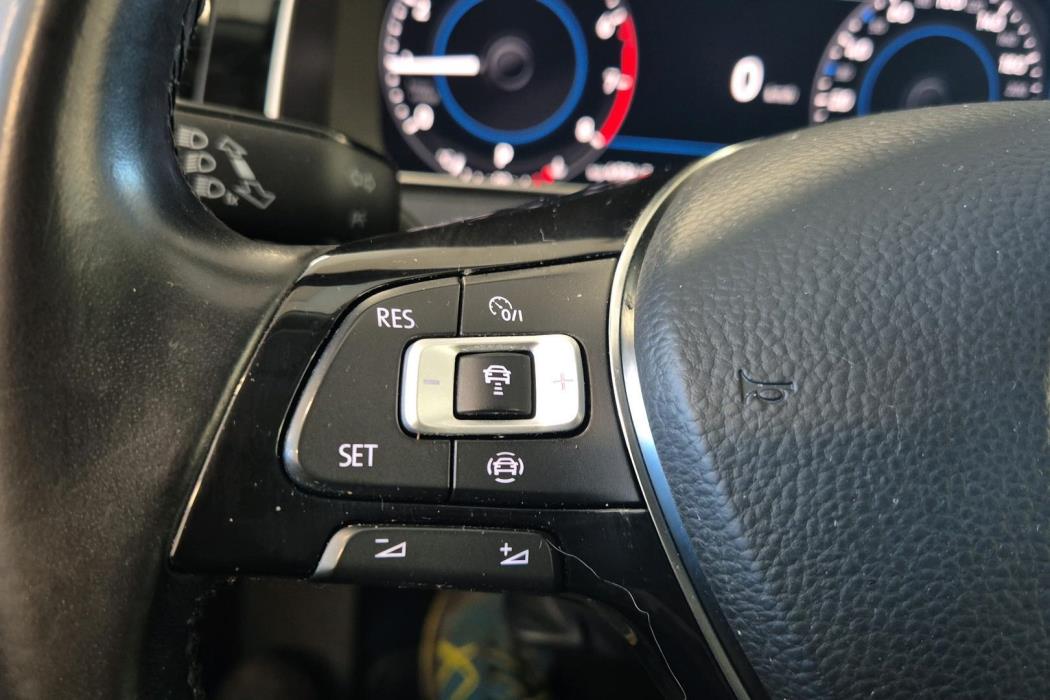 VOLKSWAGEN Golf 2019