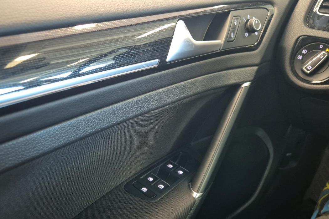 VOLKSWAGEN Golf 2019