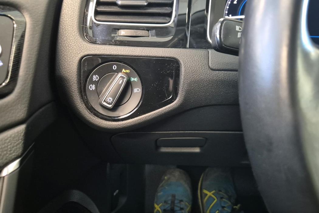 VOLKSWAGEN Golf 2019