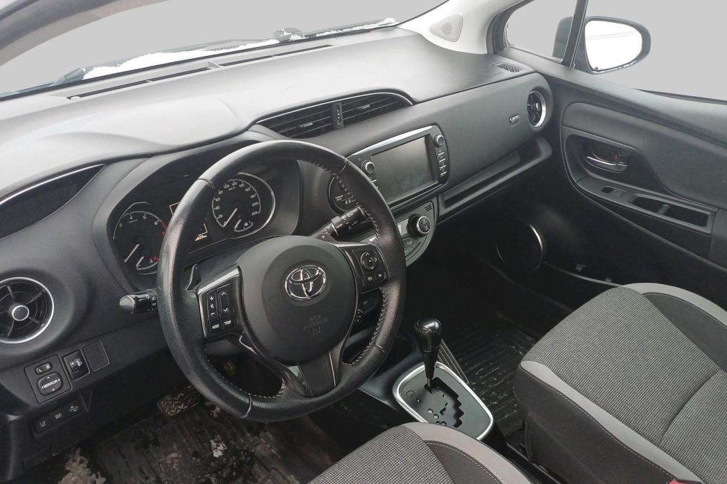 TOYOTA Yaris 2019