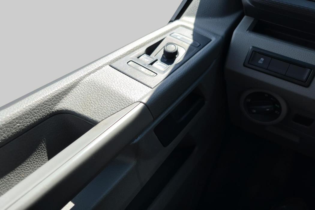 VOLKSWAGEN Transporter 2020