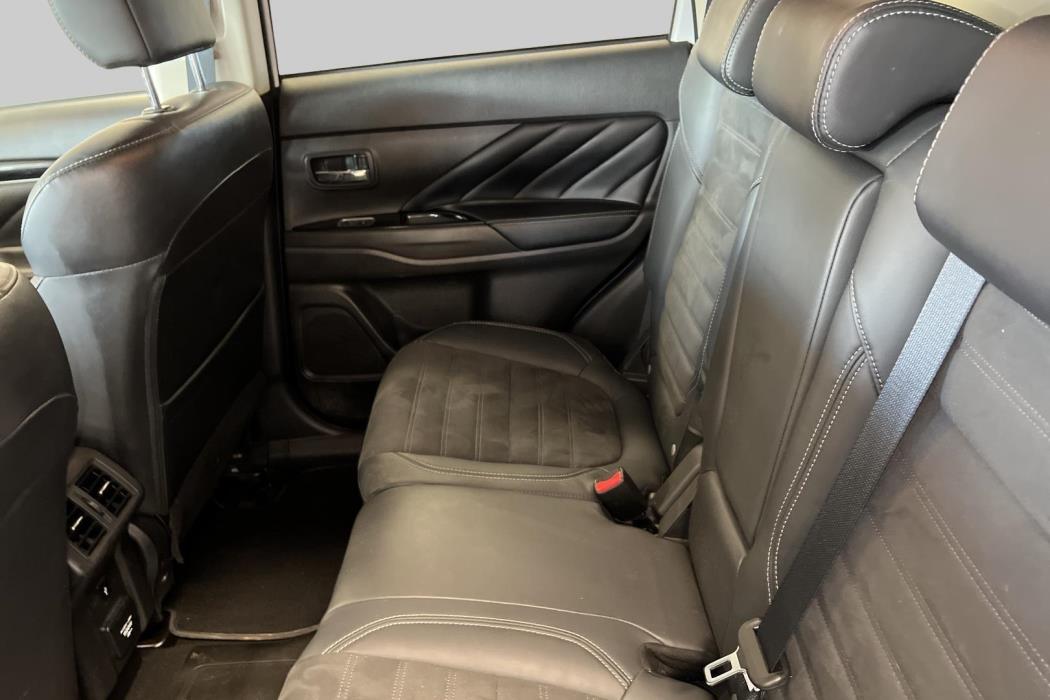 MITSUBISHI Outlander PHEV 2020
