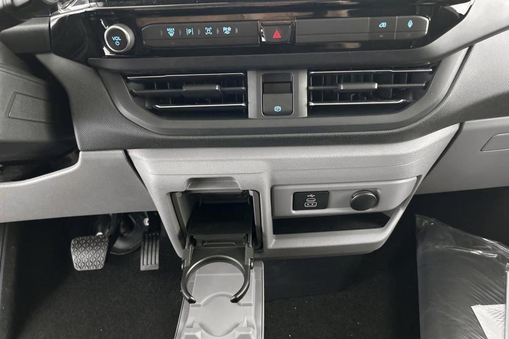 FORD Tourneo Custom 2025