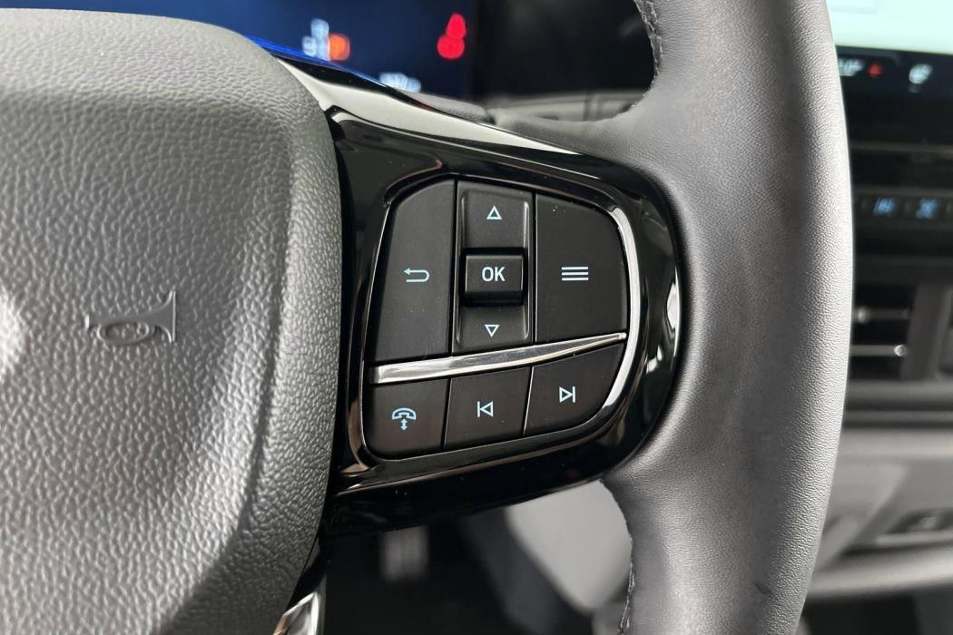 FORD Tourneo Custom 2025