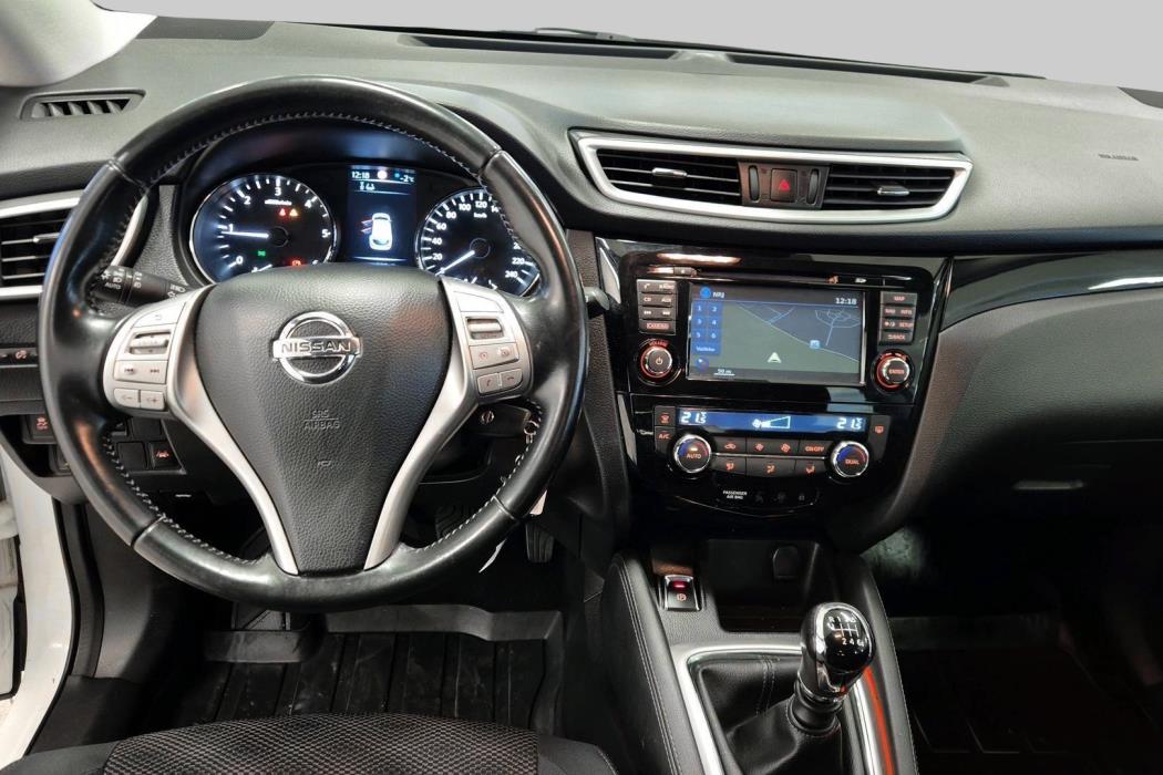 NISSAN Qashqai 2015