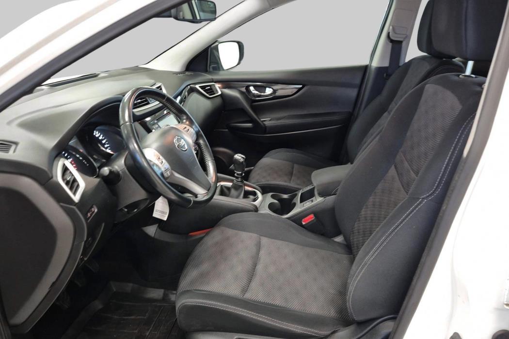NISSAN Qashqai 2015