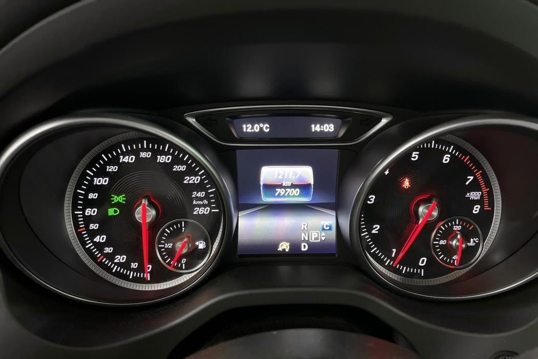 MERCEDES-BENZ CLA 2018