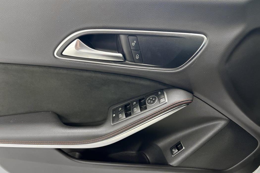 MERCEDES-BENZ CLA 2018