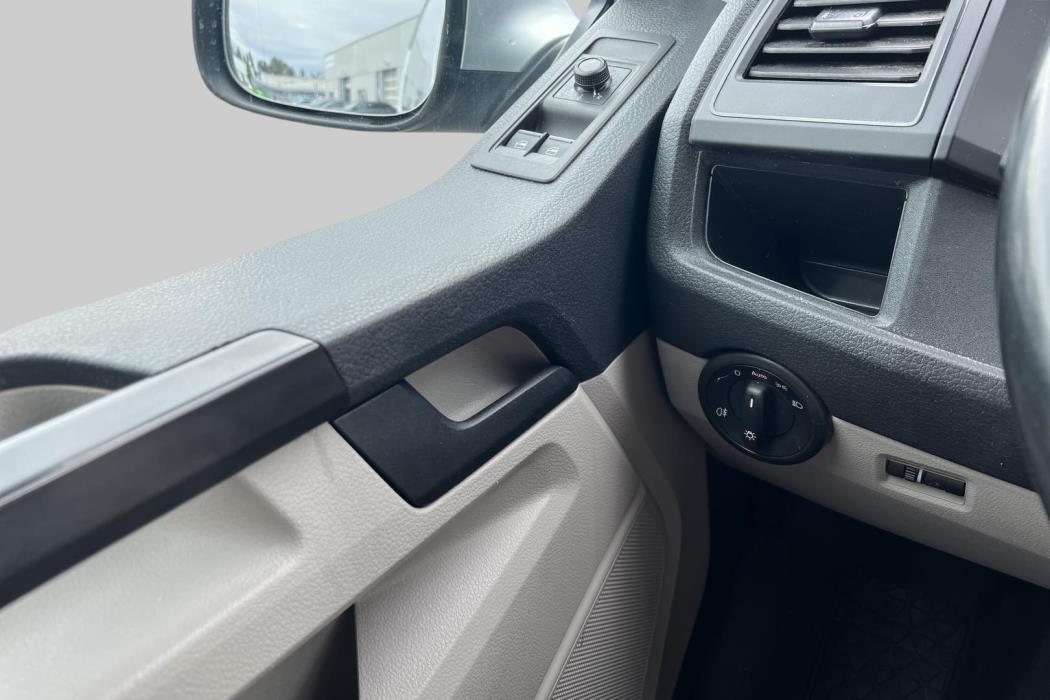 VOLKSWAGEN Transporter 2018