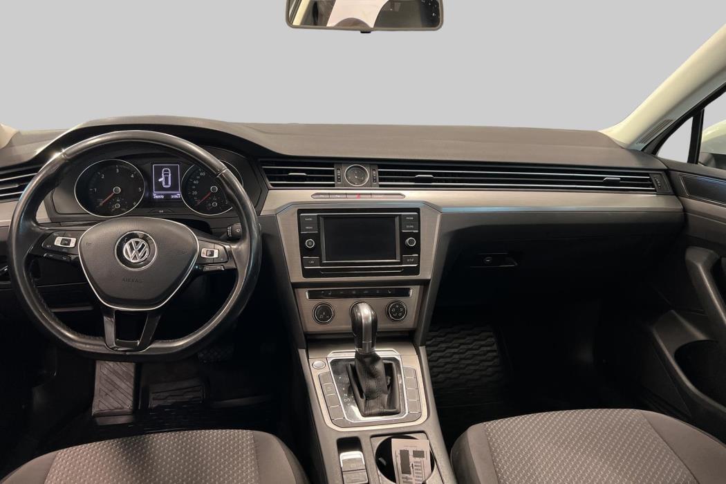 VOLKSWAGEN Passat 2018