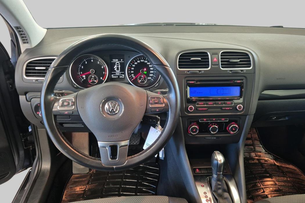 VOLKSWAGEN Golf 2012