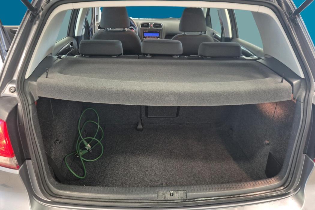VOLKSWAGEN Golf 2012