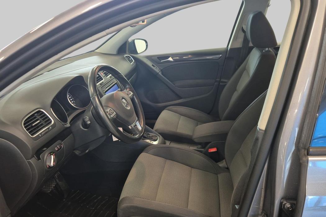 VOLKSWAGEN Golf 2012
