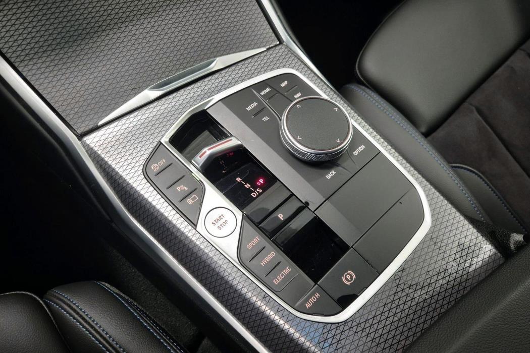 BMW 3-sarja 2025
