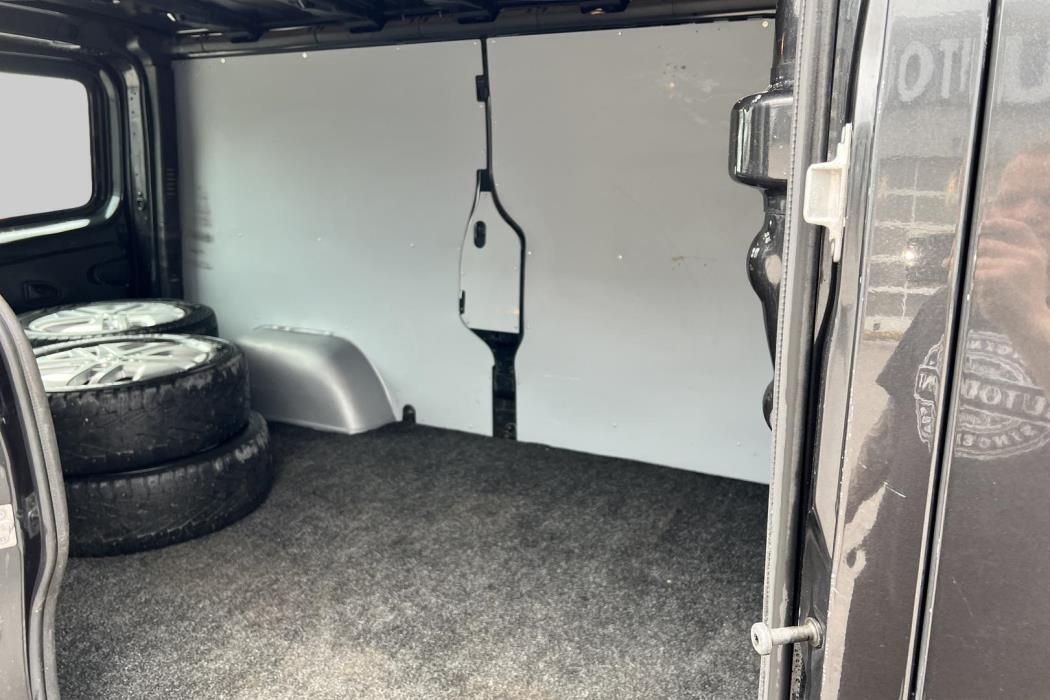 OPEL Vivaro 2016