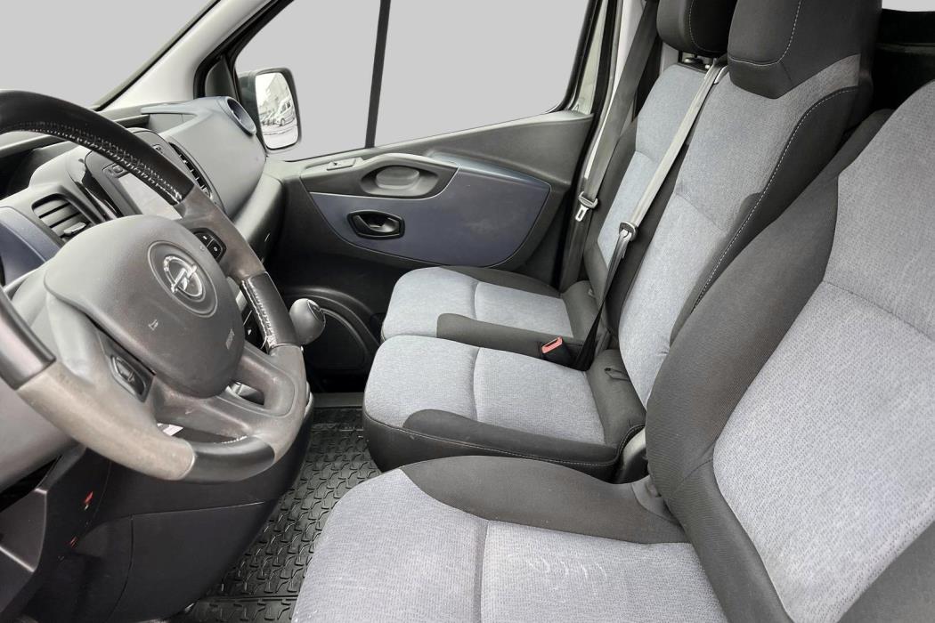 OPEL Vivaro 2016