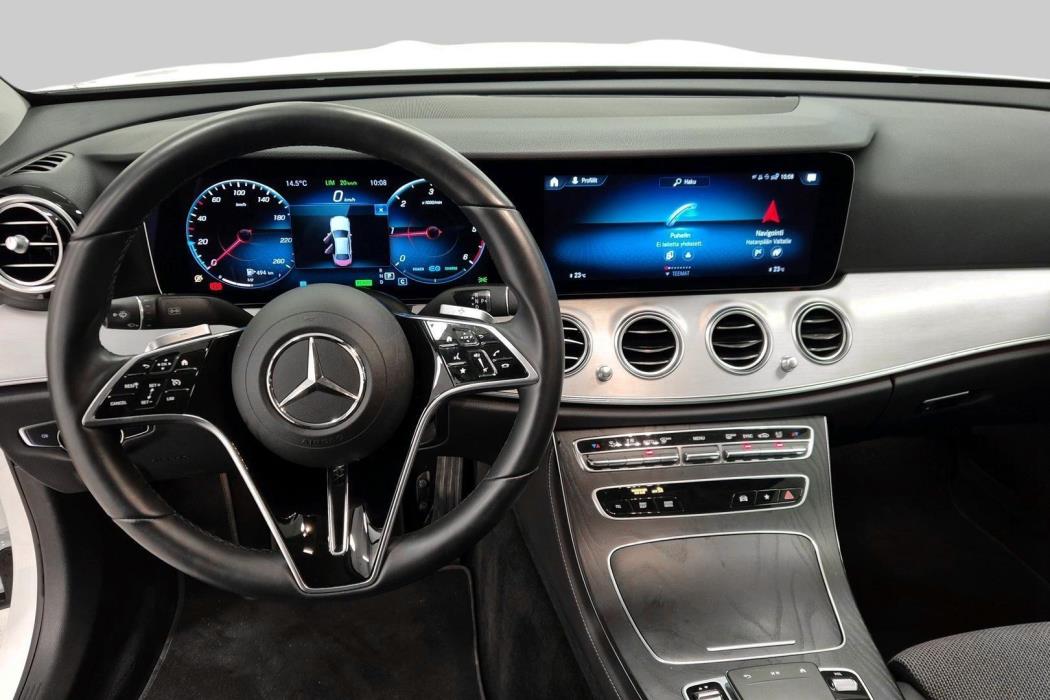 MERCEDES-BENZ E 2022