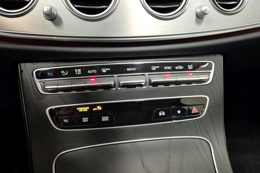 MERCEDES-BENZ E 2022