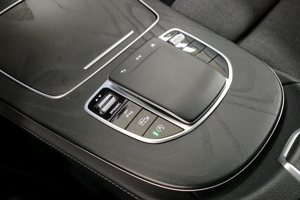 MERCEDES-BENZ E 2022