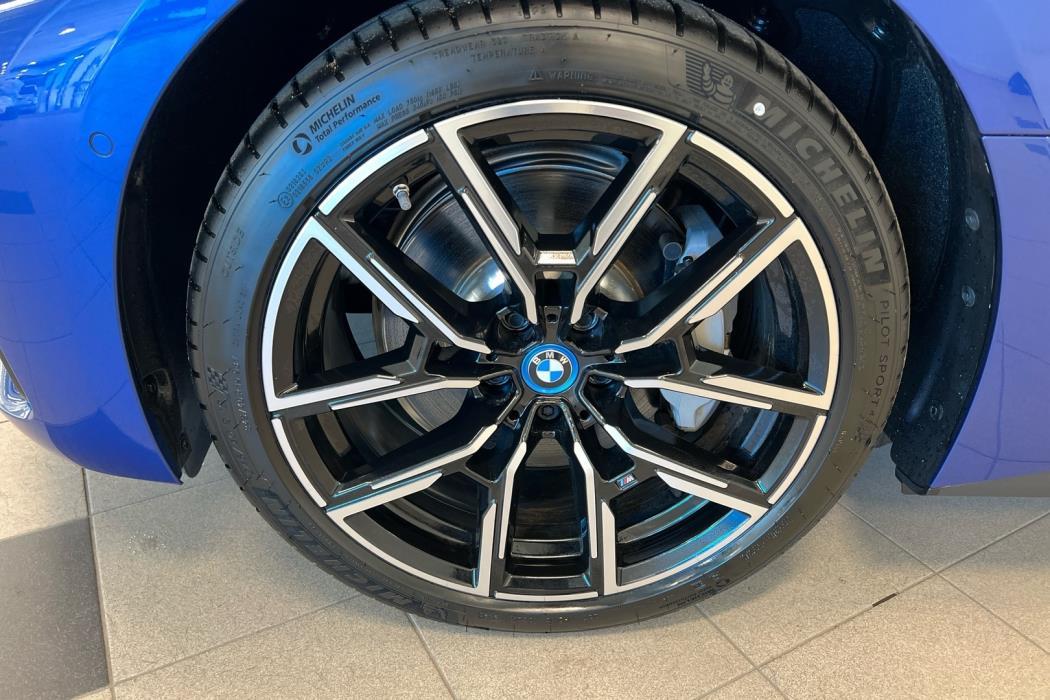 BMW i4 2025