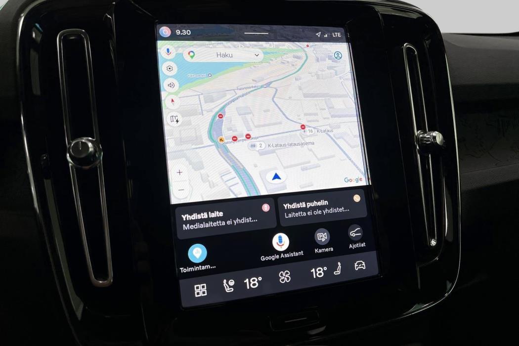 VOLVO XC40 2023