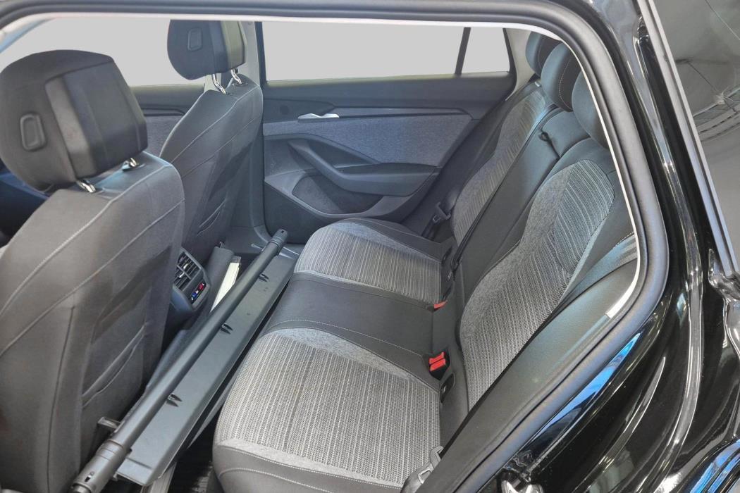 SKODA Superb 2025