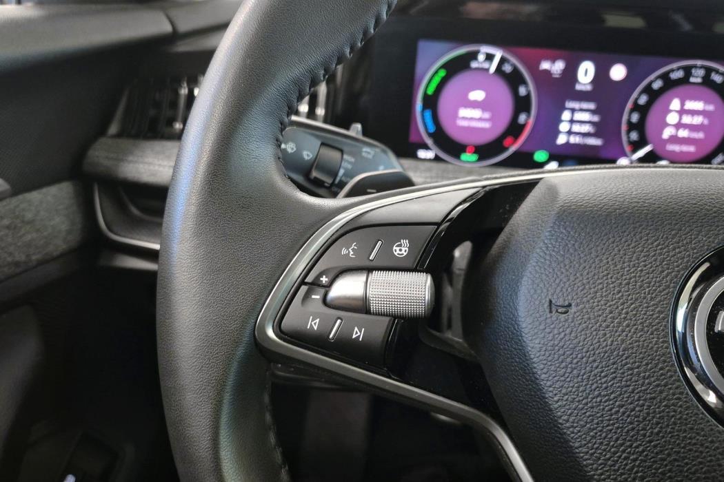 SKODA Superb 2025