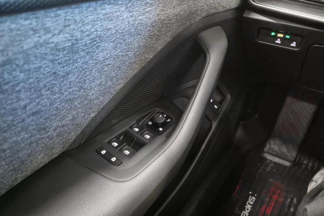 SKODA Superb 2025