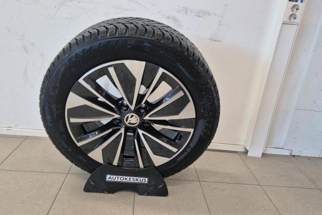 SKODA Superb 2025