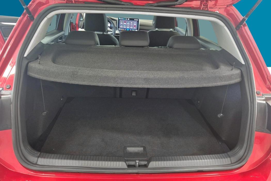 VOLKSWAGEN Golf 2025