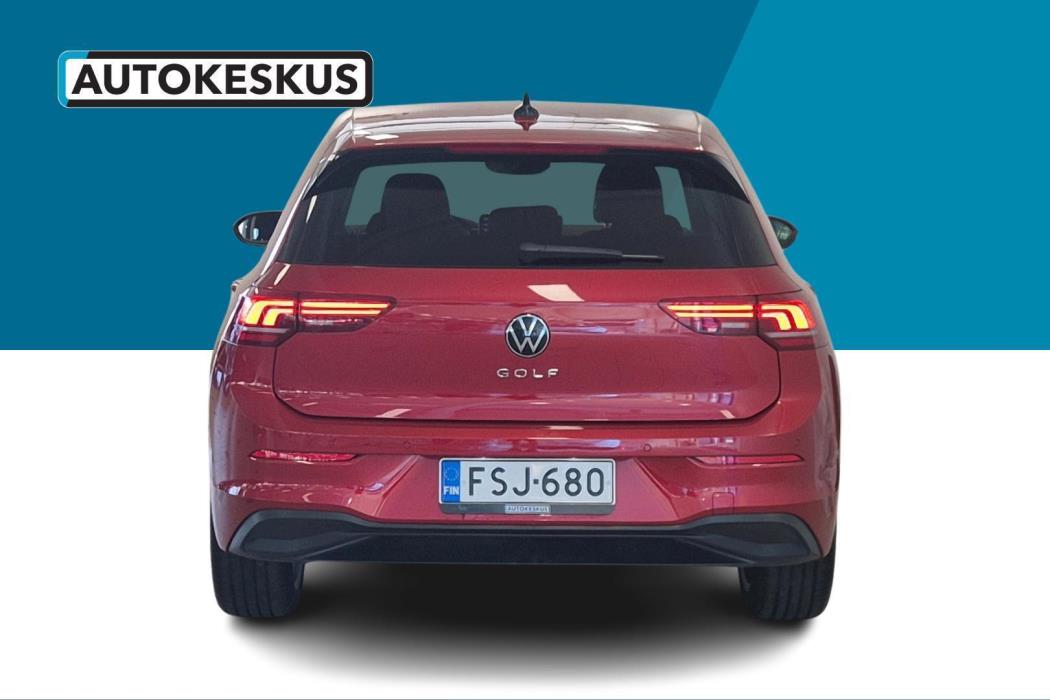 VOLKSWAGEN Golf 2025