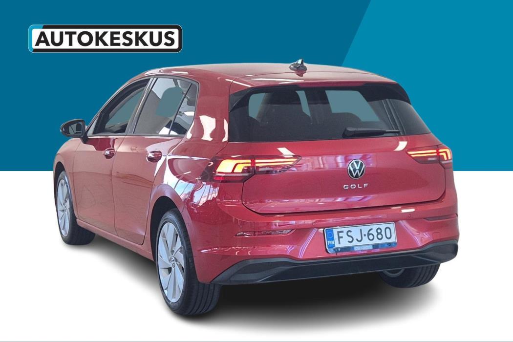 VOLKSWAGEN Golf 2025