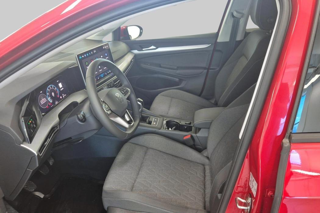 VOLKSWAGEN Golf 2025