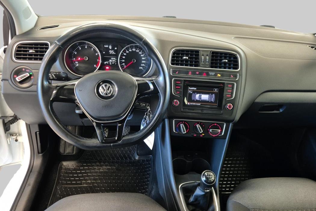 VOLKSWAGEN Polo 2014