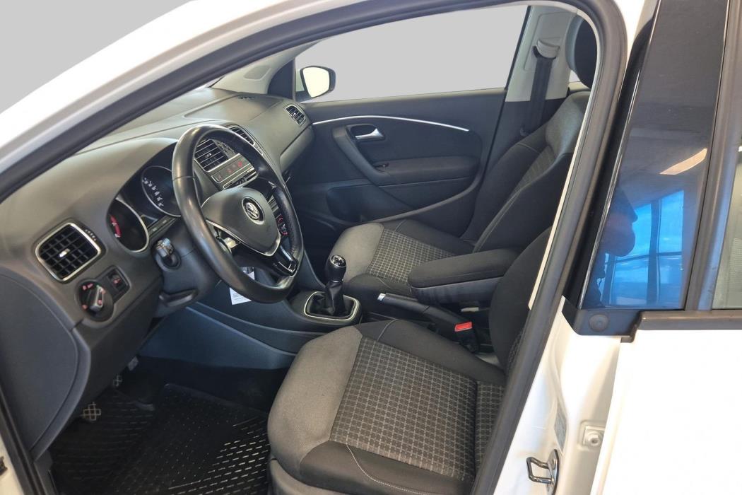 VOLKSWAGEN Polo 2014