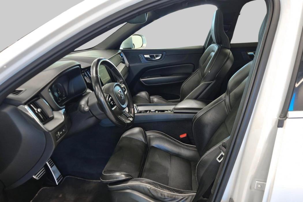 VOLVO XC60 2018