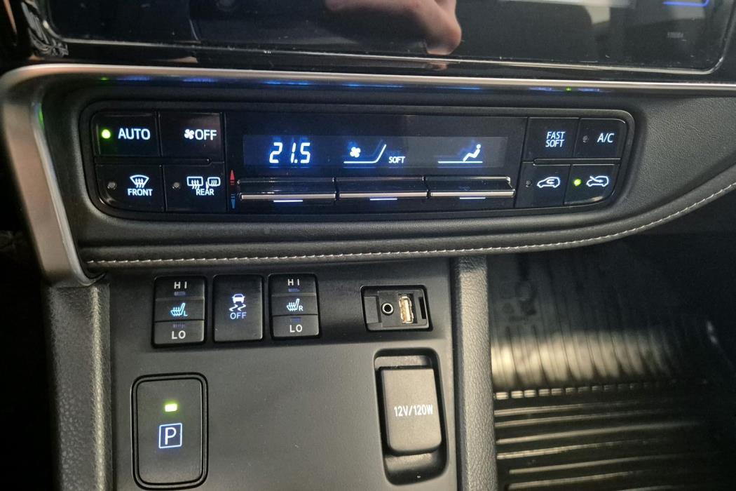 TOYOTA Auris 2018