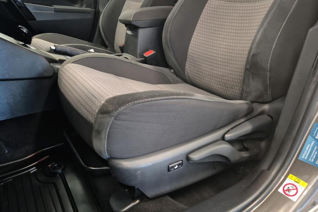 TOYOTA Auris 2018