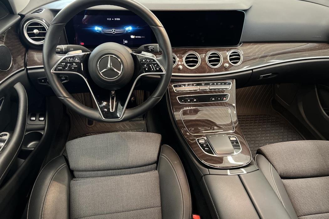 MERCEDES-BENZ E 2022