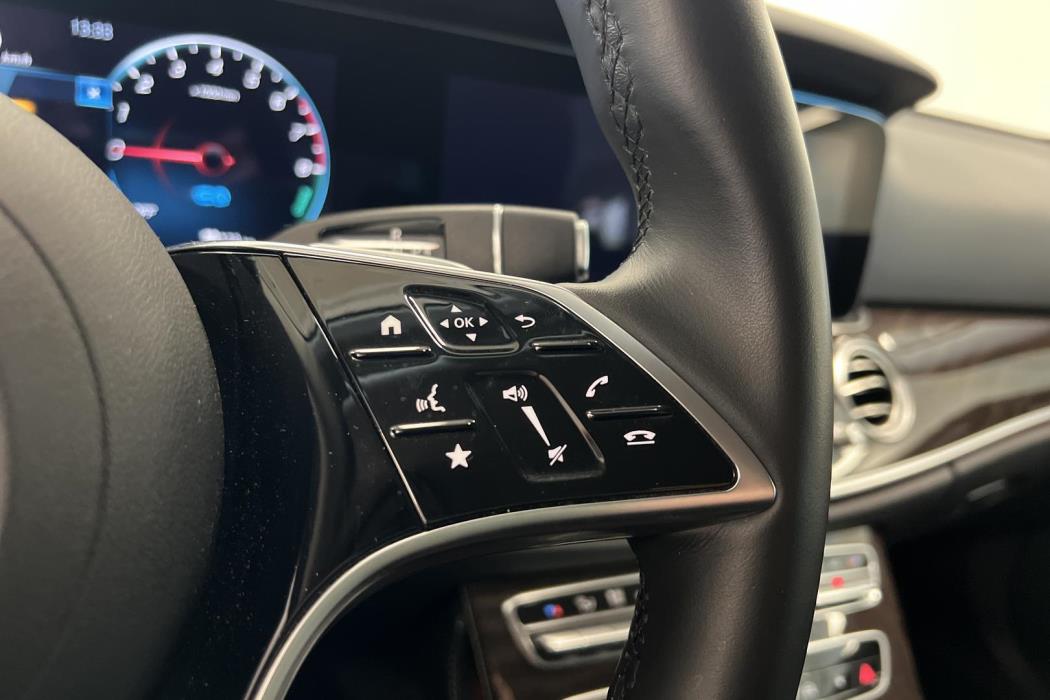 MERCEDES-BENZ E 2022